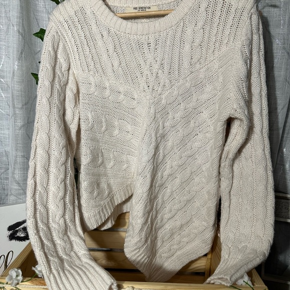 Free Generation Cream Cable Knit Sweater Size M EUC - Picture 3 of 6